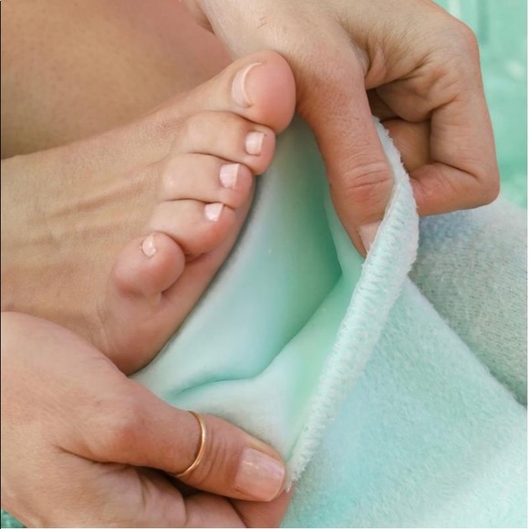 Barefoot scientist overnight moisturizing gel sock - Picture 3 of 4